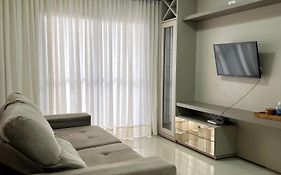 todo climatizado, 2 quartos e piscina na 706 sul